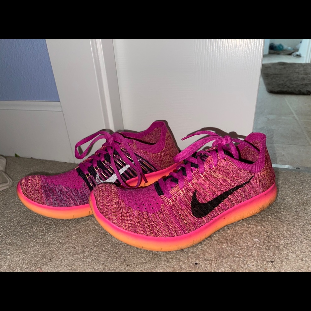 SOLD Nike flynite free run